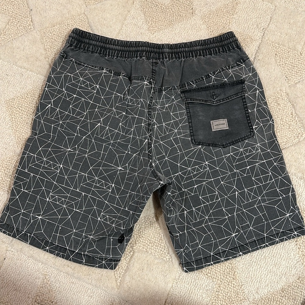 Volcom Shorts - Picture 2 of 4